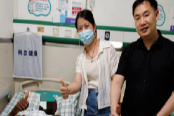 Nigerian Football Fan Returns to the Pitch After Chinese Spine Surgeons Help Him Overcome Severe Lumbar Spondylolisthesis